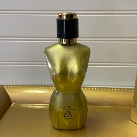 La Femme Fatale Diva For Women- 3.4 fl ounce Bottle - Picture 2 of 8